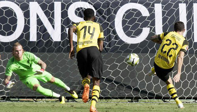  多特蒙德中场大脑世界波破门技惊四座观众  