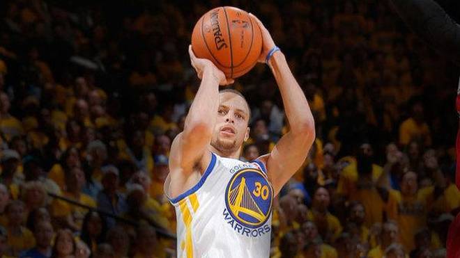  库里常规赛总三分球破千  